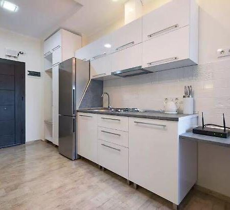 Yalcin Star Residence Diana'S Flat Batoemi Buitenkant foto
