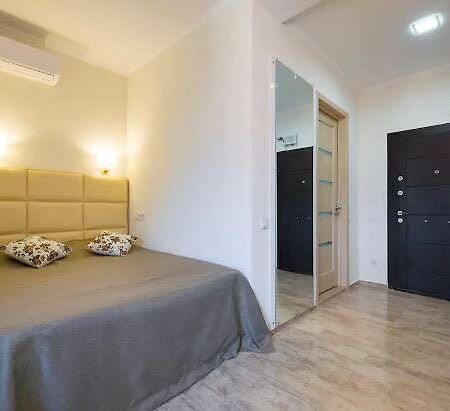 Yalcin Star Residence Diana'S Flat Batoemi Buitenkant foto